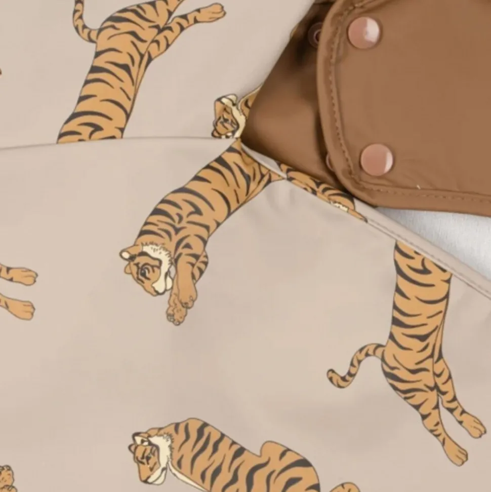 konges_sljd___pack_dinner_1-7.webp Konges Sløjd | 2 Pack Dinner Bib With Sleeves | Tiger/Toasted Coconut 18 mnd-3Y