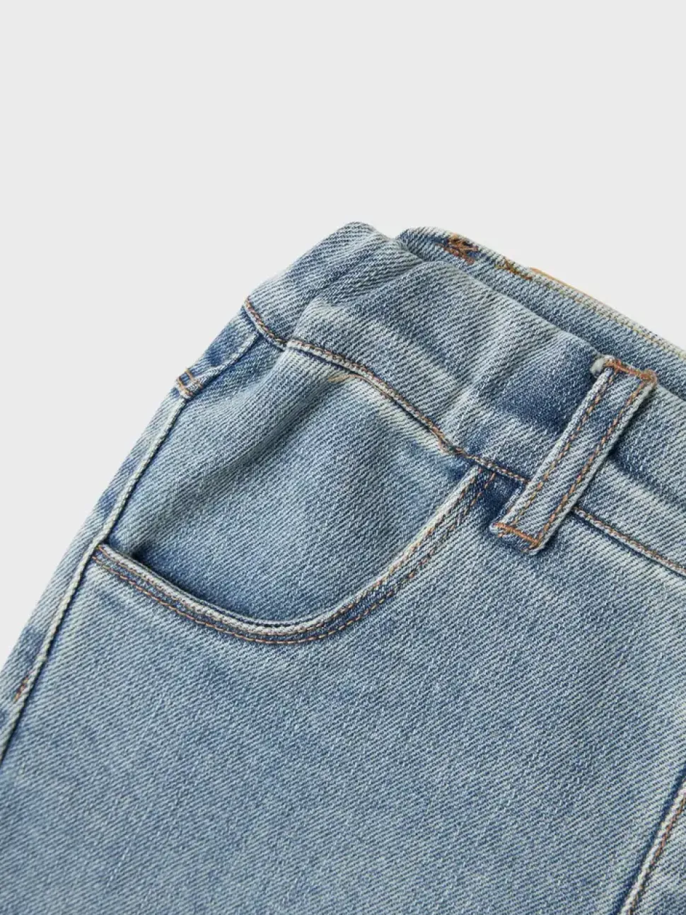 lilatelier__nmmdarlee_loo_2.webp Lil'Atelier | NMMDARLEE LOOSE JEANS 2060-SE D LIL | Medium Blue Denim