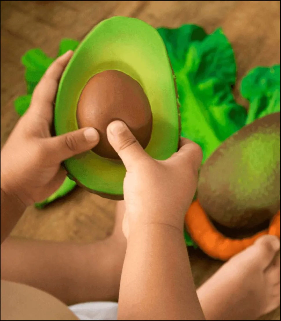 Oli & Carol | Arnold the avocado